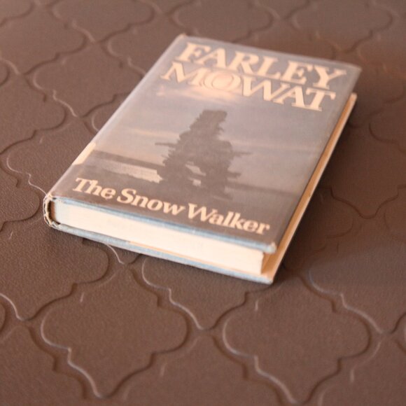 "The Snow Walker" by Farley Mowat. - Picture 2 of 2